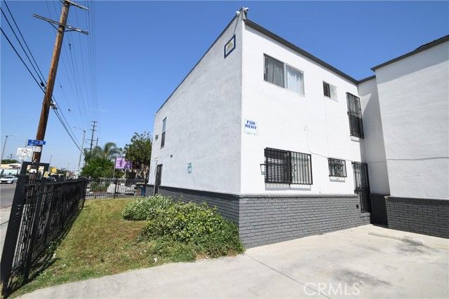 7104 san pedro, Los Angeles, CA 90003