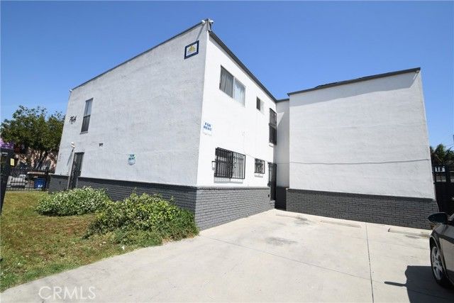 7104 san pedro, Los Angeles, CA 90003