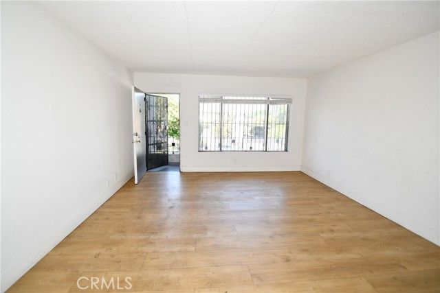 7104 san pedro, Los Angeles, CA 90003