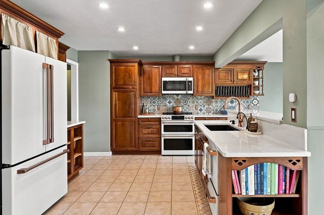 78 Rollins Road, Rollinsford, NH 03869