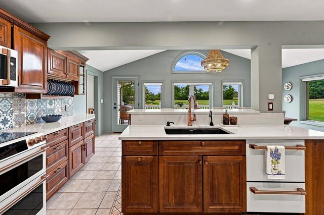 78 Rollins Road, Rollinsford, NH 03869