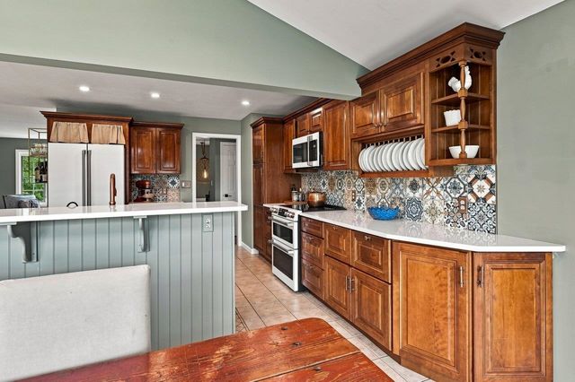 78 Rollins Road, Rollinsford, NH 03869