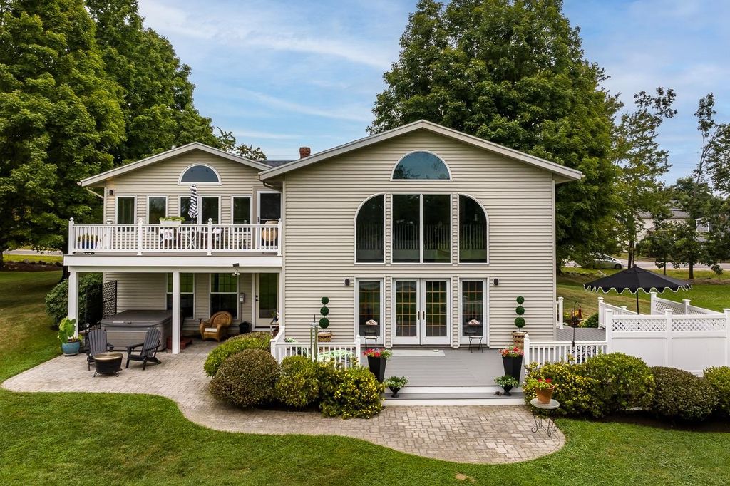 78 Rollins Road, Rollinsford, NH 03869