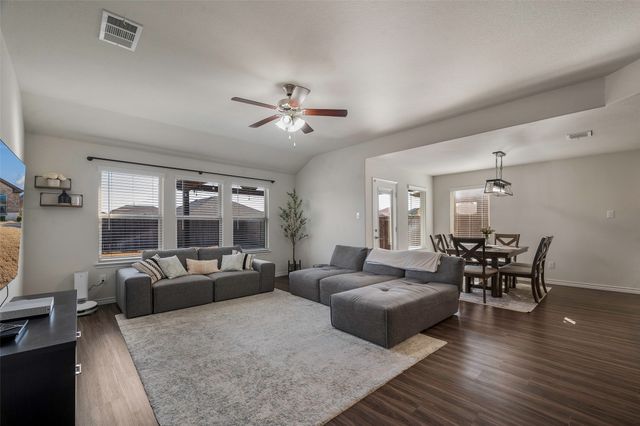 4008 Spur Trail Drive, Denton, TX 76208