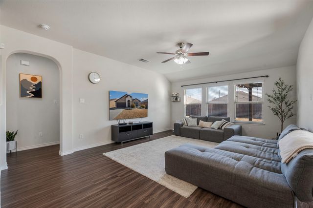 4008 Spur Trail Drive, Denton, TX 76208