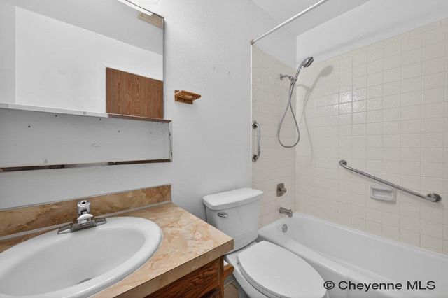 4400 EVERTON DR, Cheyenne, WY 82009