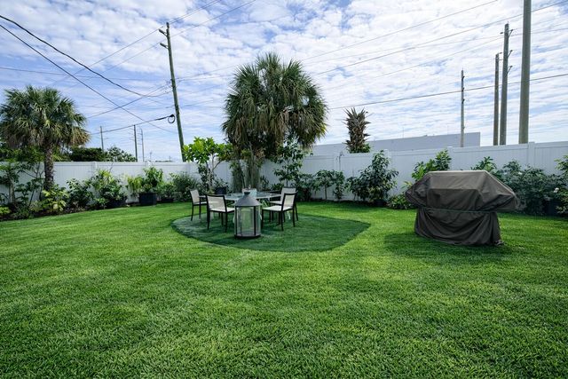 1381 W 1st Street, Riviera Beach, FL 33404