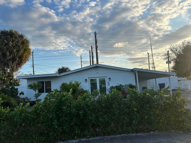 1381 W 1st Street, Riviera Beach, FL 33404