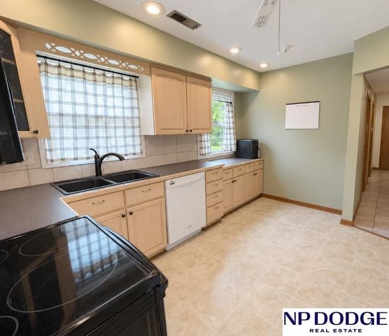 1205 Potter Road, Bellevue, NE 68005