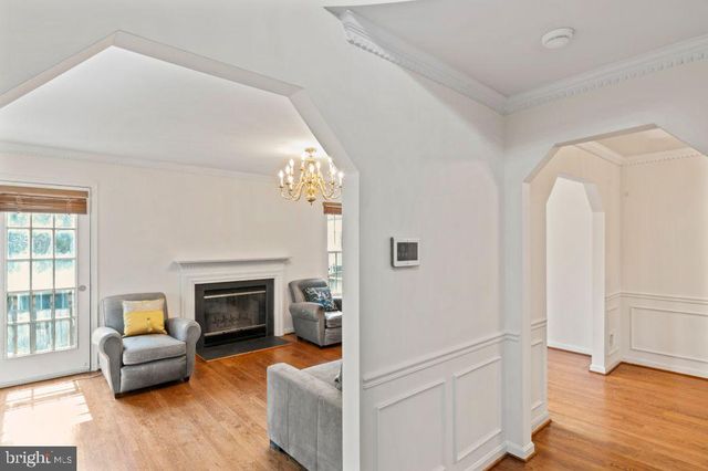 2851 YARN CT, Falls Church, VA 22042