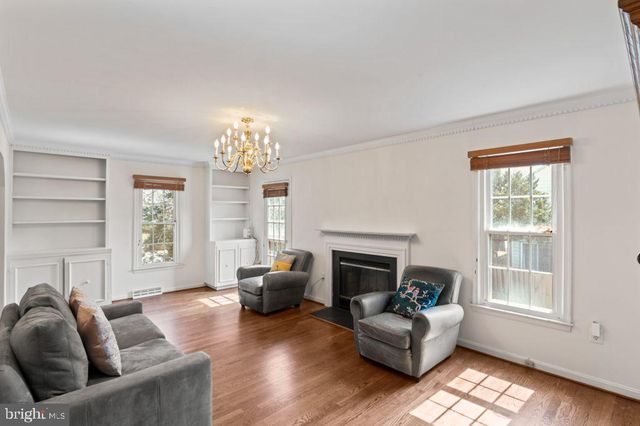 2851 YARN CT, Falls Church, VA 22042