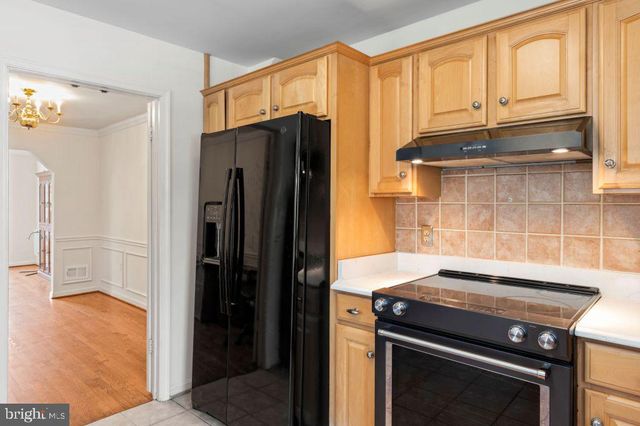 2851 YARN CT, Falls Church, VA 22042