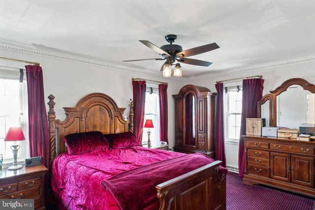 2851 YARN CT, Falls Church, VA 22042