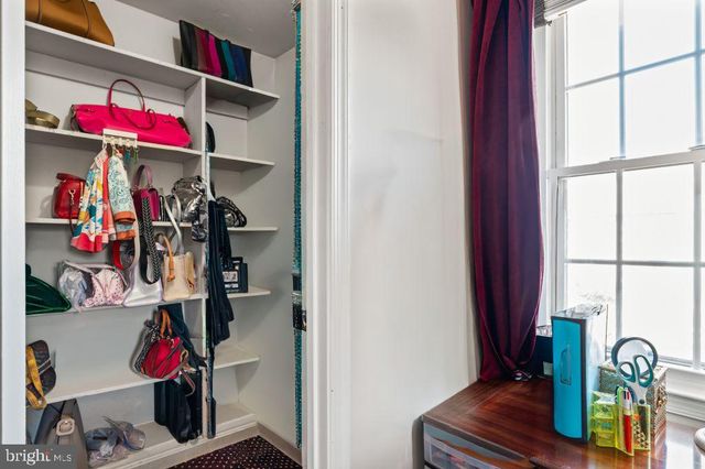 2851 YARN CT, Falls Church, VA 22042