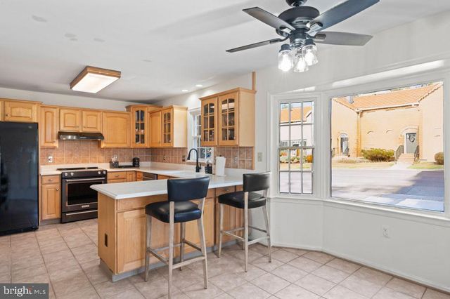 2851 YARN CT, Falls Church, VA 22042