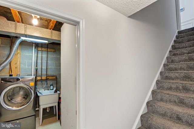 2851 YARN CT, Falls Church, VA 22042