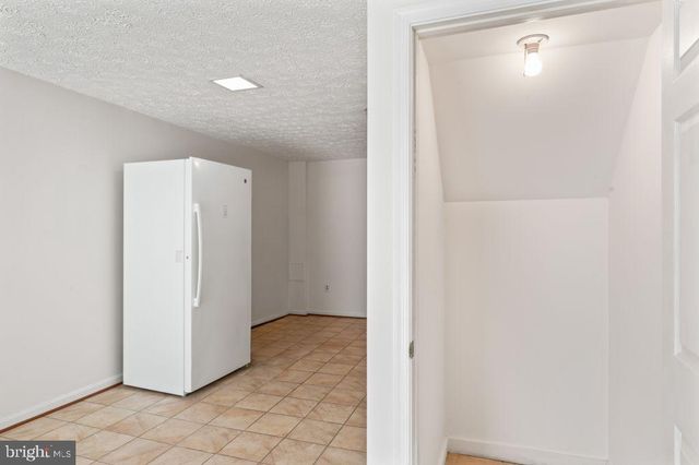 2851 YARN CT, Falls Church, VA 22042