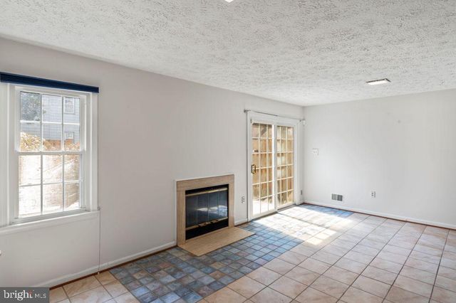 2851 YARN CT, Falls Church, VA 22042