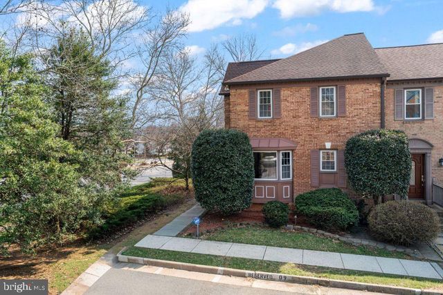 2851 YARN CT, Falls Church, VA 22042