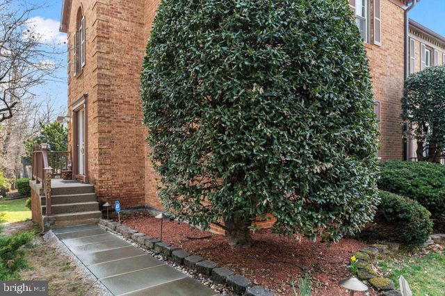 2851 YARN CT, Falls Church, VA 22042