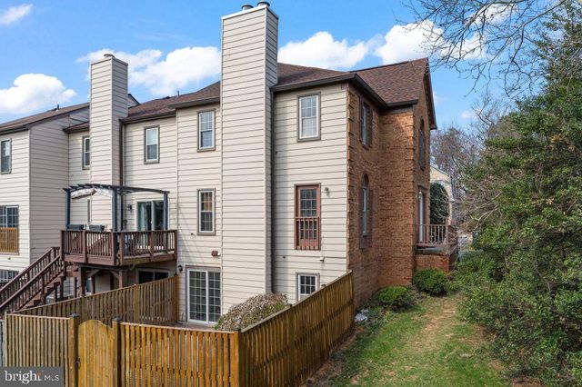 2851 YARN CT, Falls Church, VA 22042