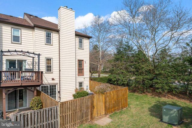 2851 YARN CT, Falls Church, VA 22042