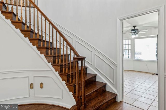 2851 YARN CT, Falls Church, VA 22042