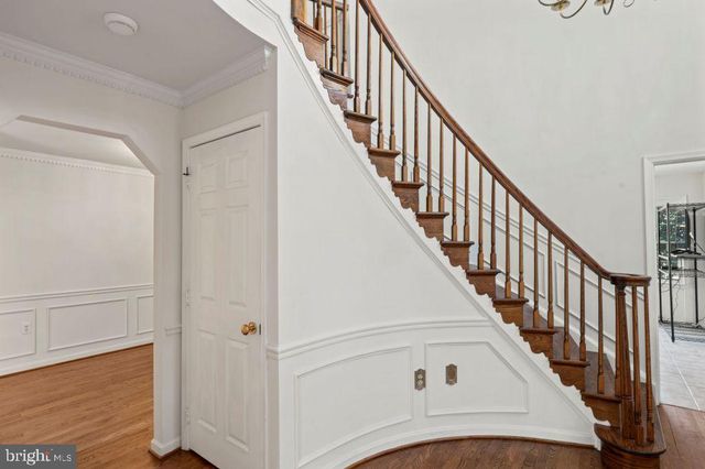 2851 YARN CT, Falls Church, VA 22042