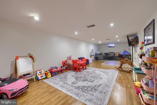 2110 VALLEY GREEN RD, Etters, PA 17319