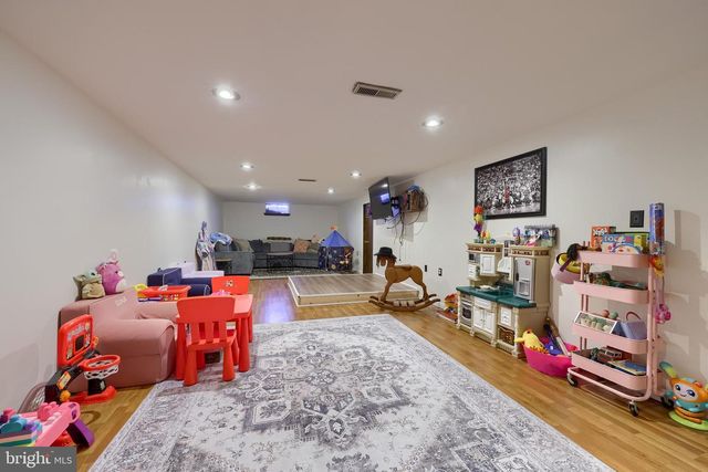 2110 VALLEY GREEN RD, Etters, PA 17319