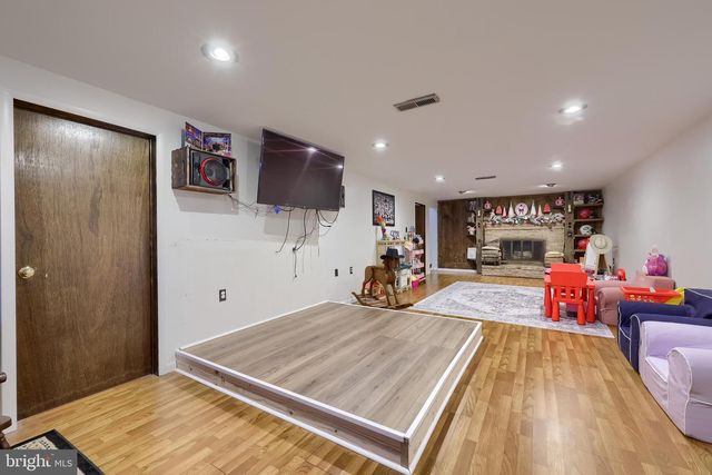 2110 VALLEY GREEN RD, Etters, PA 17319