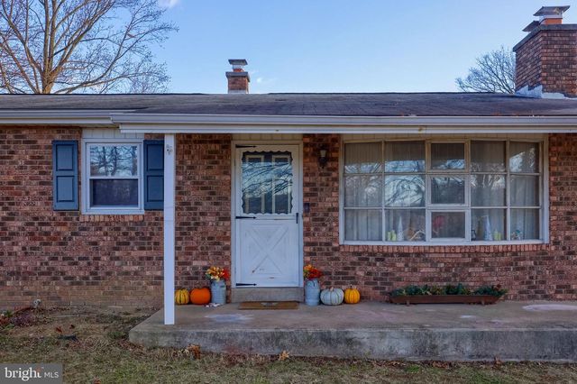 2110 VALLEY GREEN RD, Etters, PA 17319