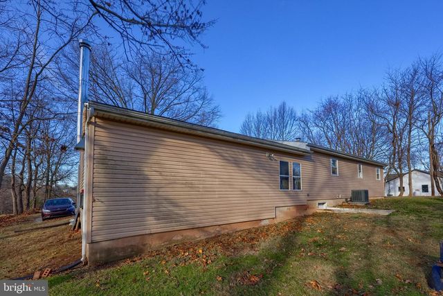 2110 VALLEY GREEN RD, Etters, PA 17319