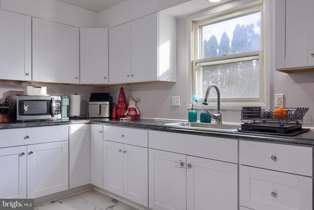 2110 VALLEY GREEN RD, Etters, PA 17319