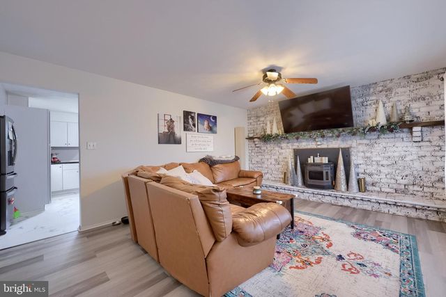 2110 VALLEY GREEN RD, Etters, PA 17319