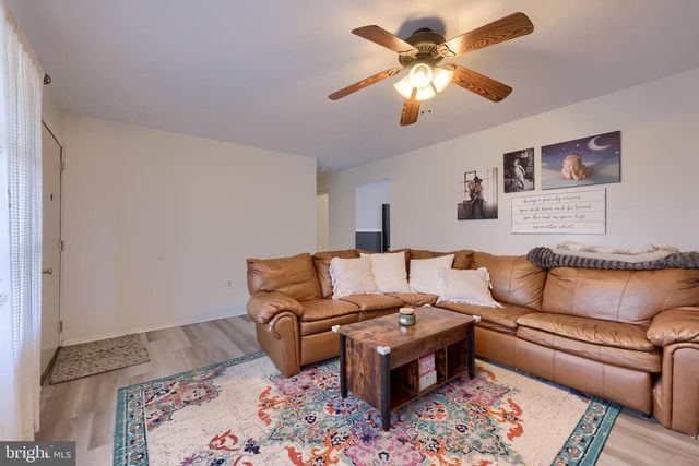 2110 VALLEY GREEN RD, Etters, PA 17319