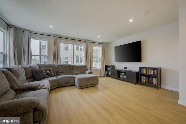 5615 ALPHA RIDGE AVE, Hyattsville, MD 20782