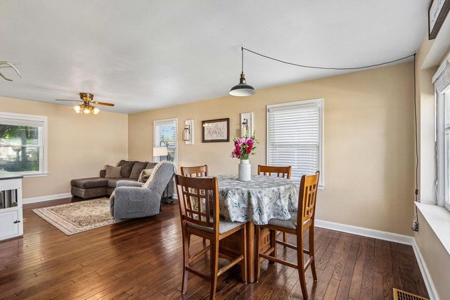 2325 Coolidge AVENUE, Racine, WI 53403