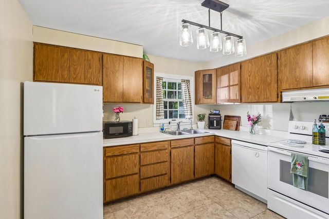 2325 Coolidge AVENUE, Racine, WI 53403