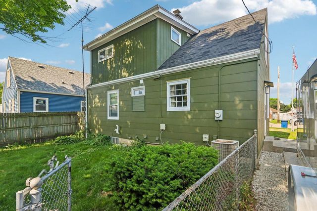 2325 Coolidge AVENUE, Racine, WI 53403