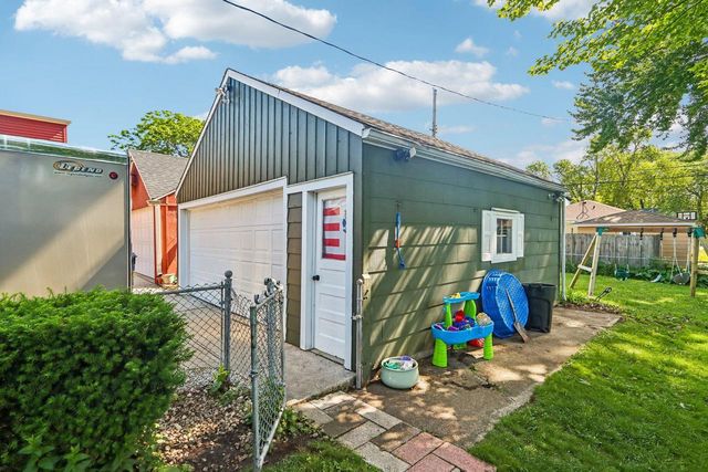 2325 Coolidge AVENUE, Racine, WI 53403