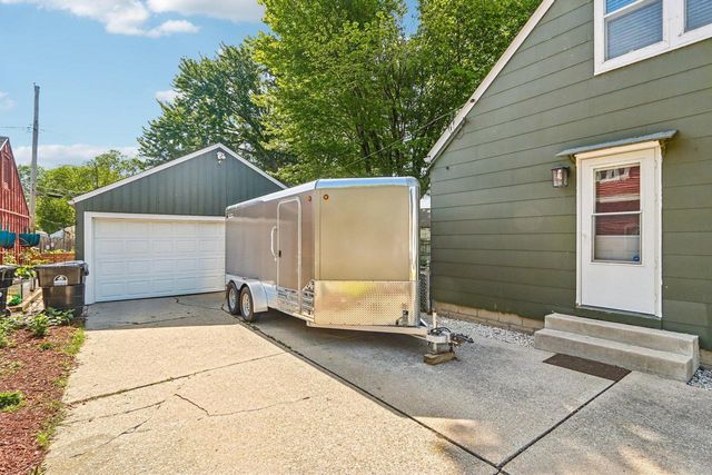 2325 Coolidge AVENUE, Racine, WI 53403