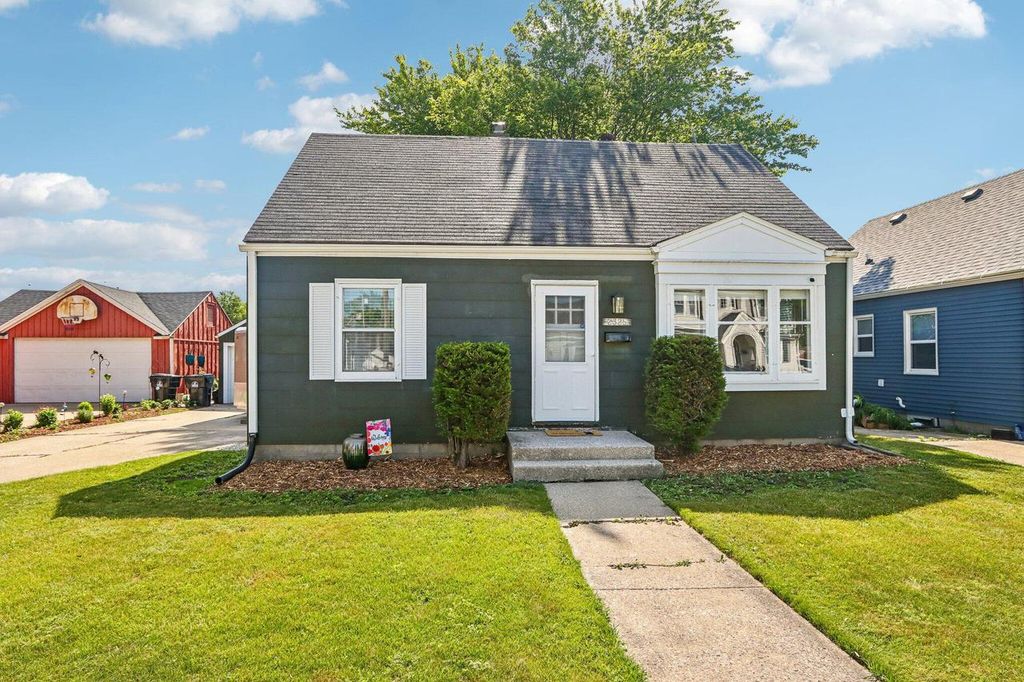 2325 Coolidge AVENUE, Racine, WI 53403