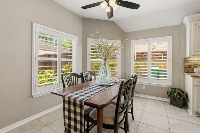 14 Taupewood Place, The Woodlands, TX 77384