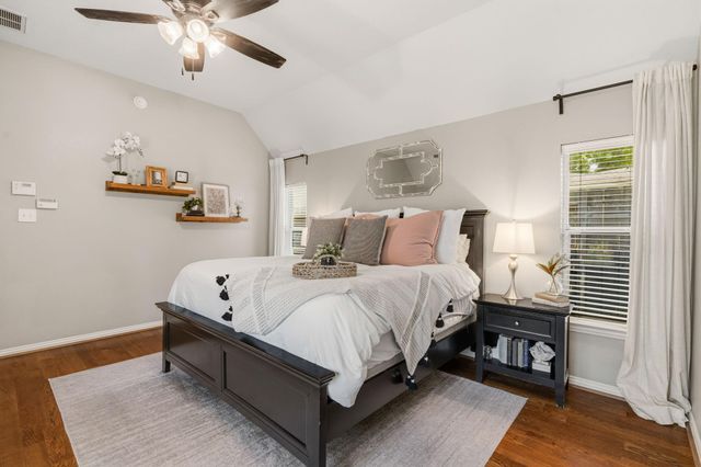14 Taupewood Place, The Woodlands, TX 77384