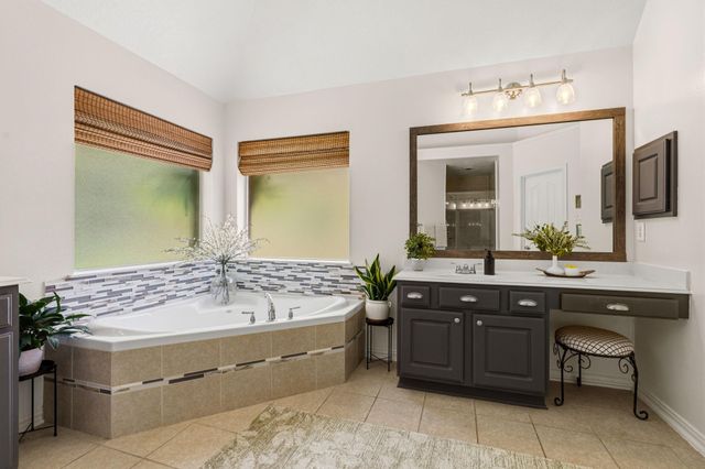 14 Taupewood Place, The Woodlands, TX 77384