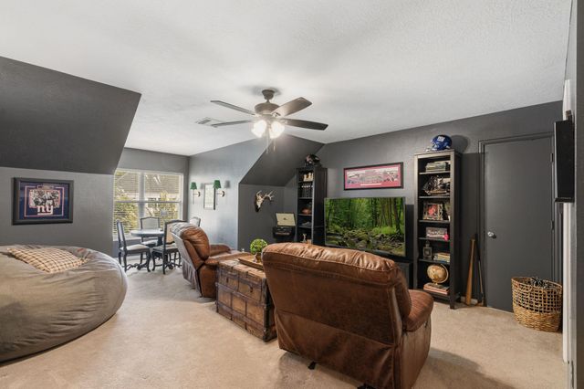 14 Taupewood Place, The Woodlands, TX 77384