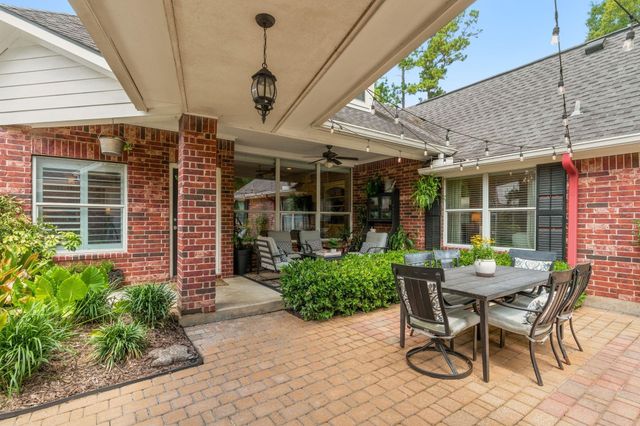 14 Taupewood Place, The Woodlands, TX 77384