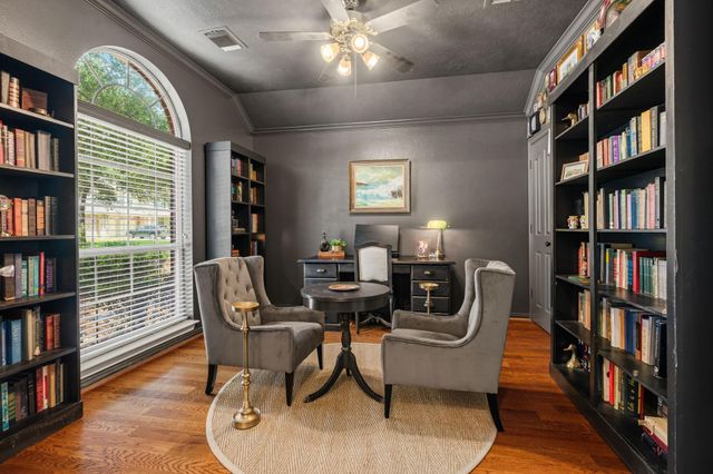14 Taupewood Place, The Woodlands, TX 77384