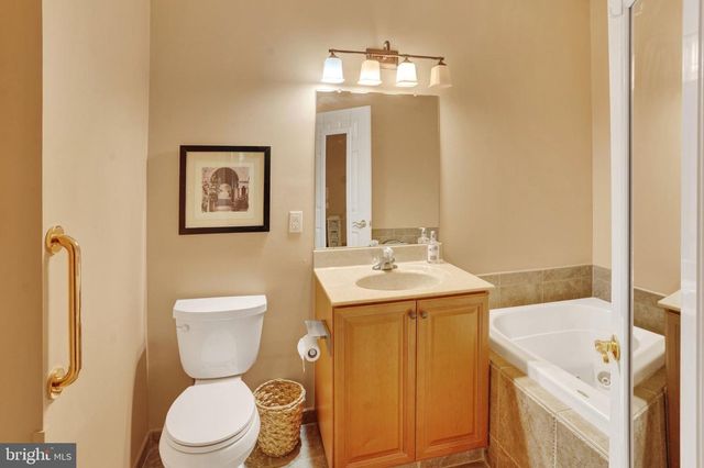 203 FAIRWAY DR, Warminster, PA 18974